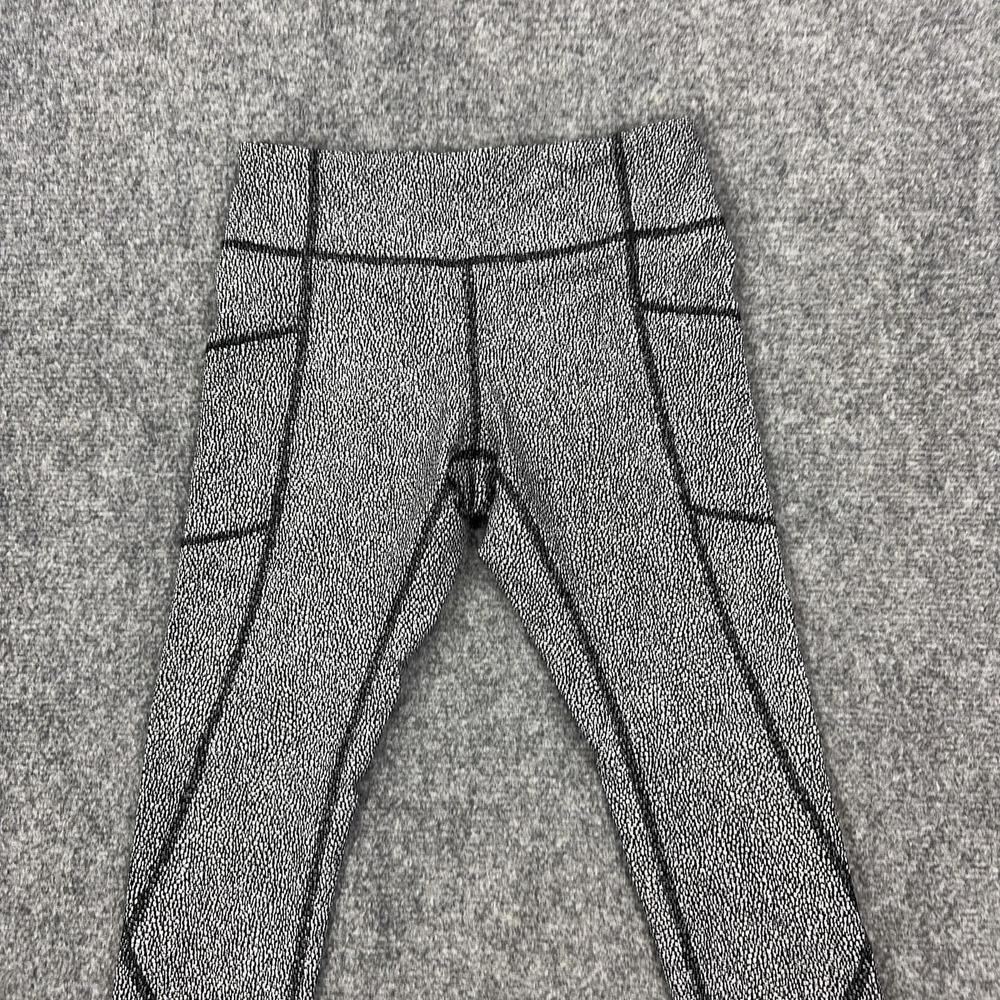 Lululemon Pants Womens 6 Black White Spotted Ankle Leggings Pockets Yoga Gym - Picture 2 of 15